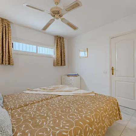 Hermitage Homes Fpc * Costa Adeje (Tenerife)