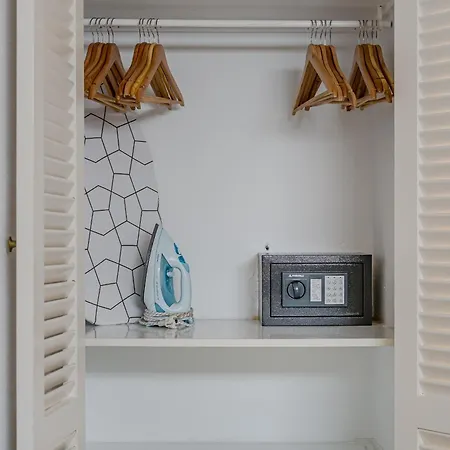 Hermitage Homes Fpc דירה